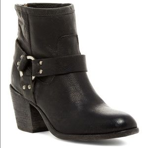 Frye Women’s Tabitha Harness Short Black Leather